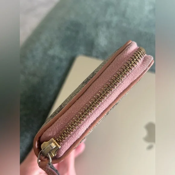 GUCCI Monogram GG Logo Ribbon PVC Zip Around Long Wallet - Picture 6 of 14